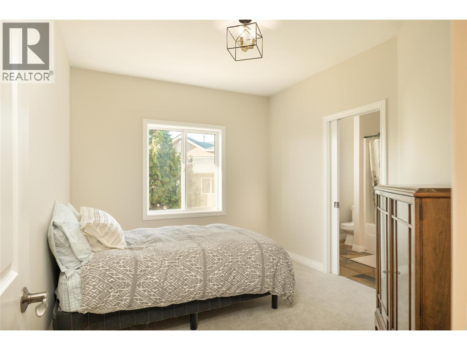  3356 Merlot Court, West Kelowna