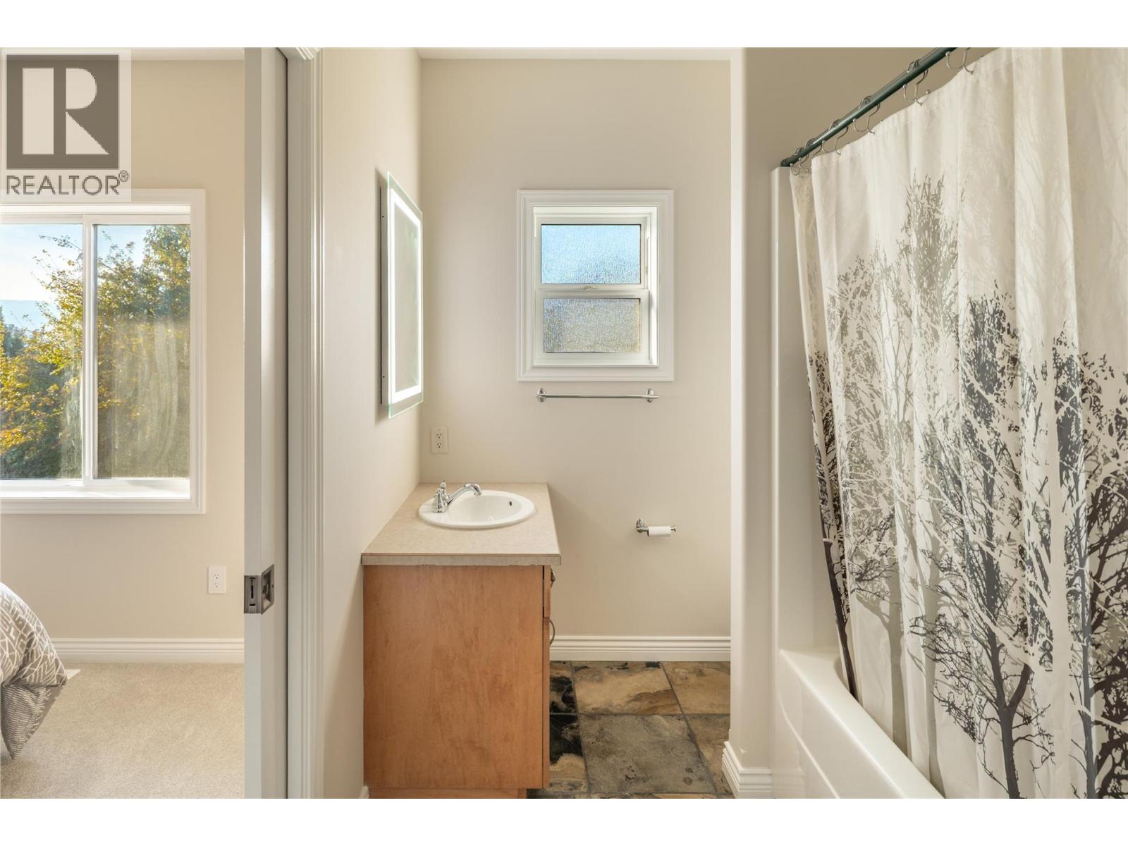  3356 Merlot Court, West Kelowna