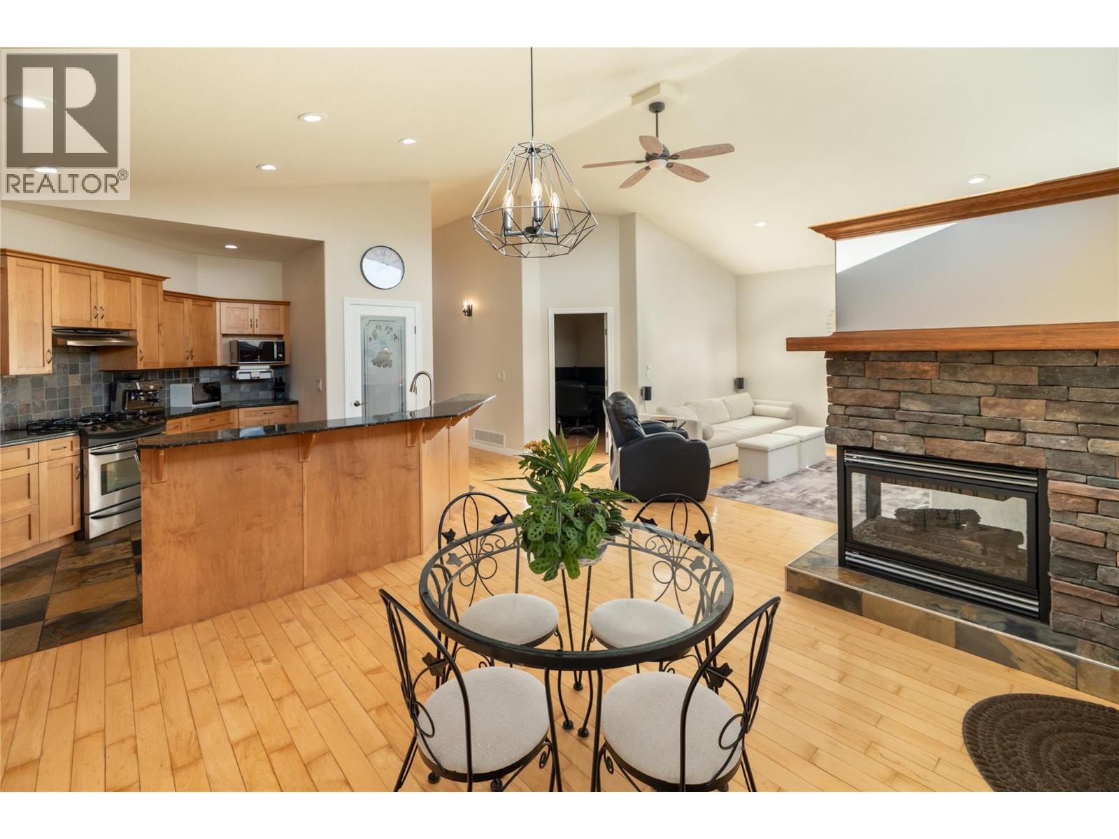  3356 Merlot Court, West Kelowna