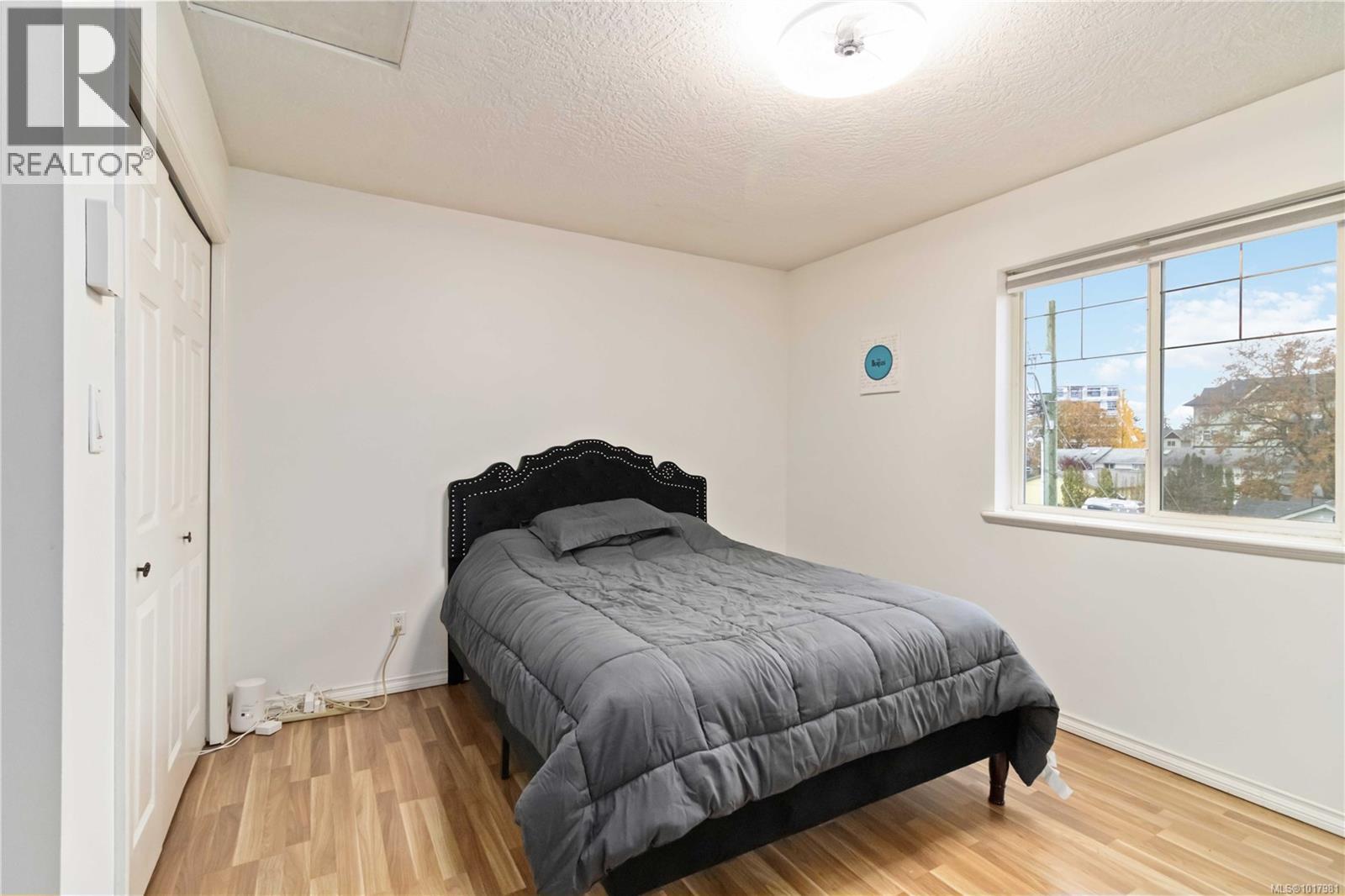 211 2849 Peatt Rd, Langford