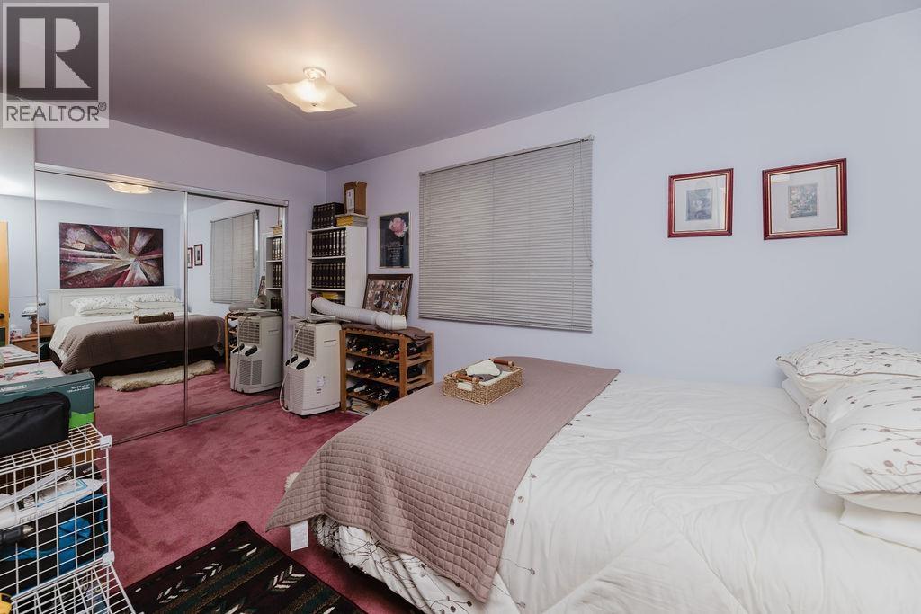 740 HILLCREST ROAD, Gibsons