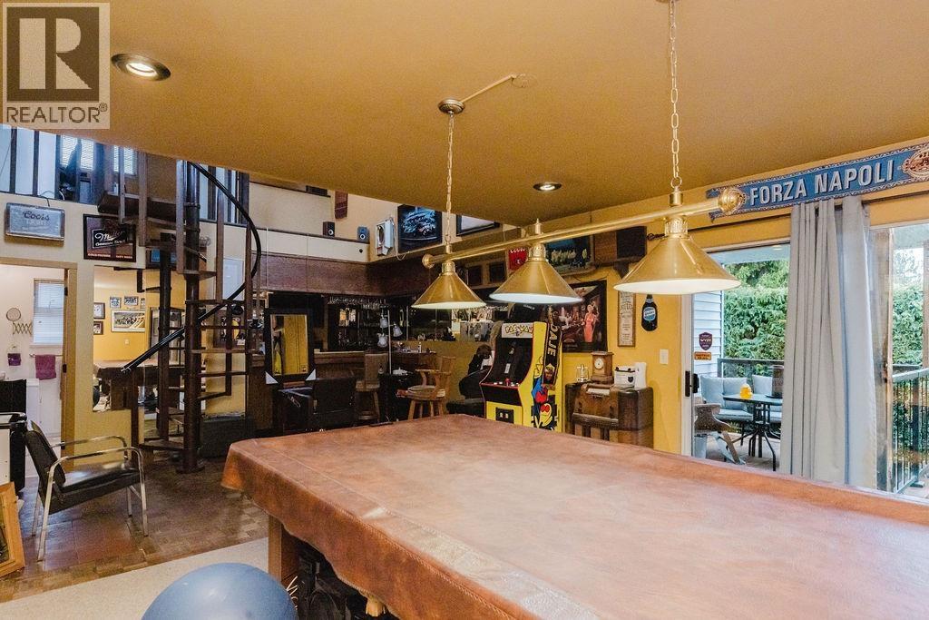 740 HILLCREST ROAD, Gibsons