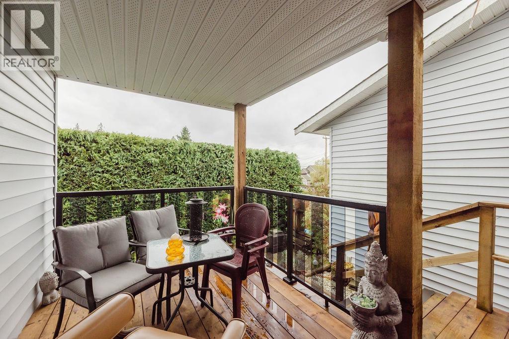 740 HILLCREST ROAD, Gibsons