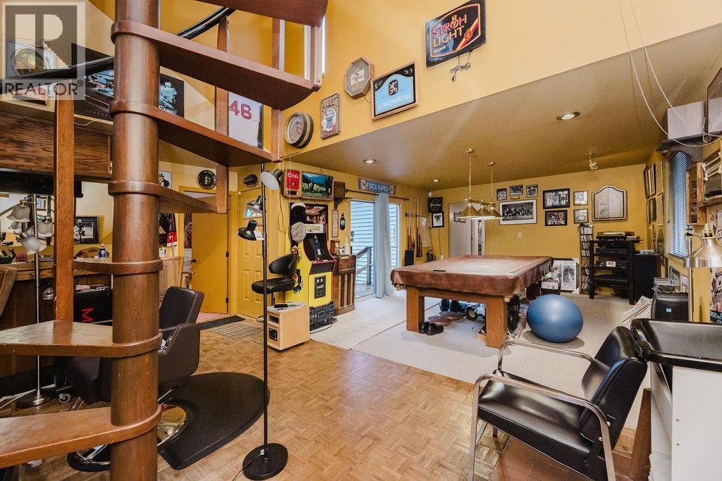 740 HILLCREST ROAD, Gibsons