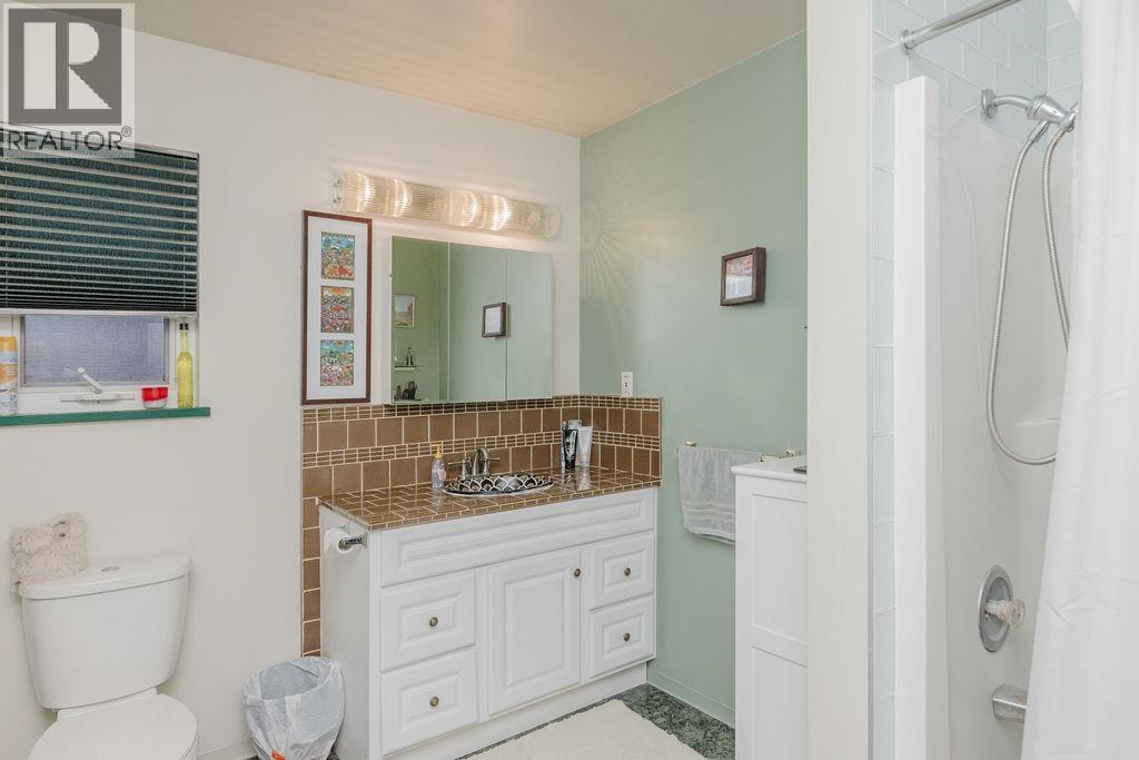 740 HILLCREST ROAD, Gibsons