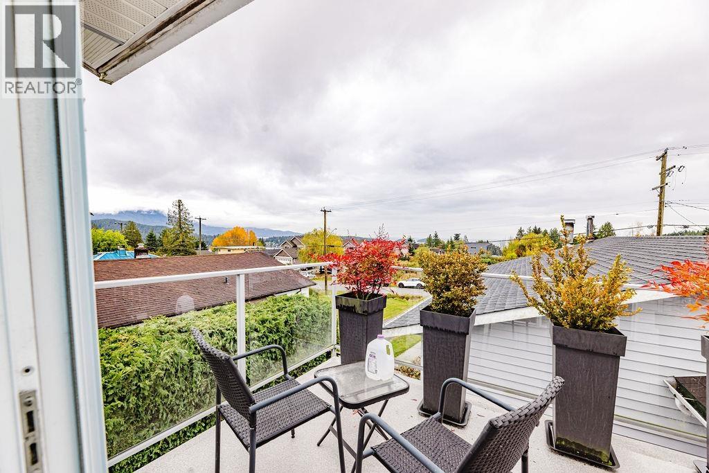 740 HILLCREST ROAD, Gibsons