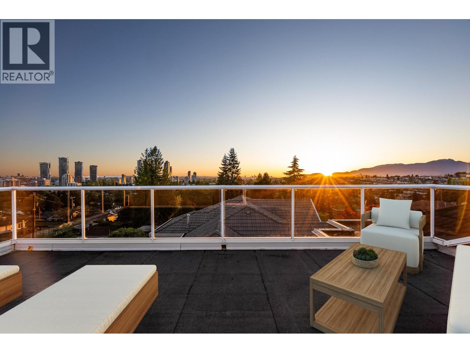 5770 CHARLES STREET, Burnaby