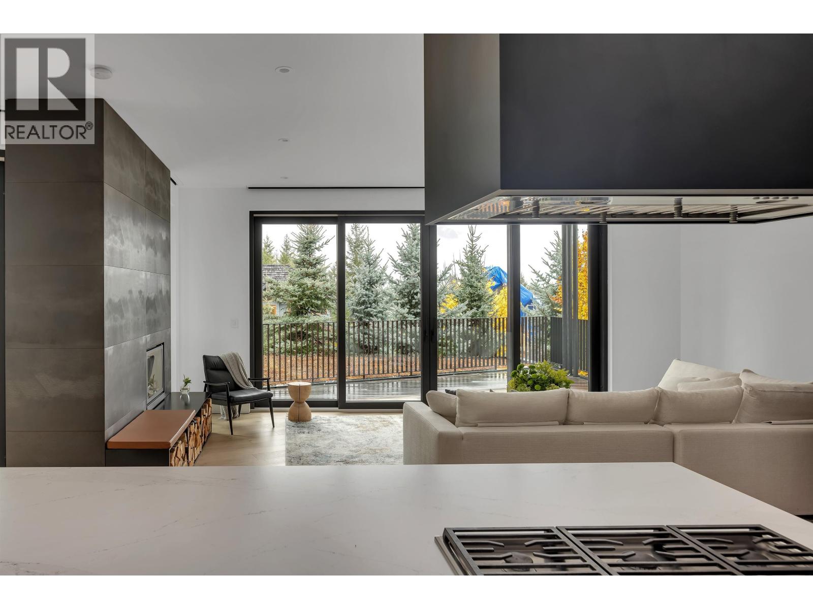 3565 FALCON CRESCENT, Whistler