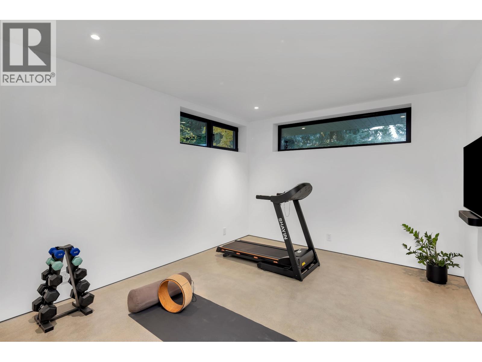 3565 FALCON CRESCENT, Whistler