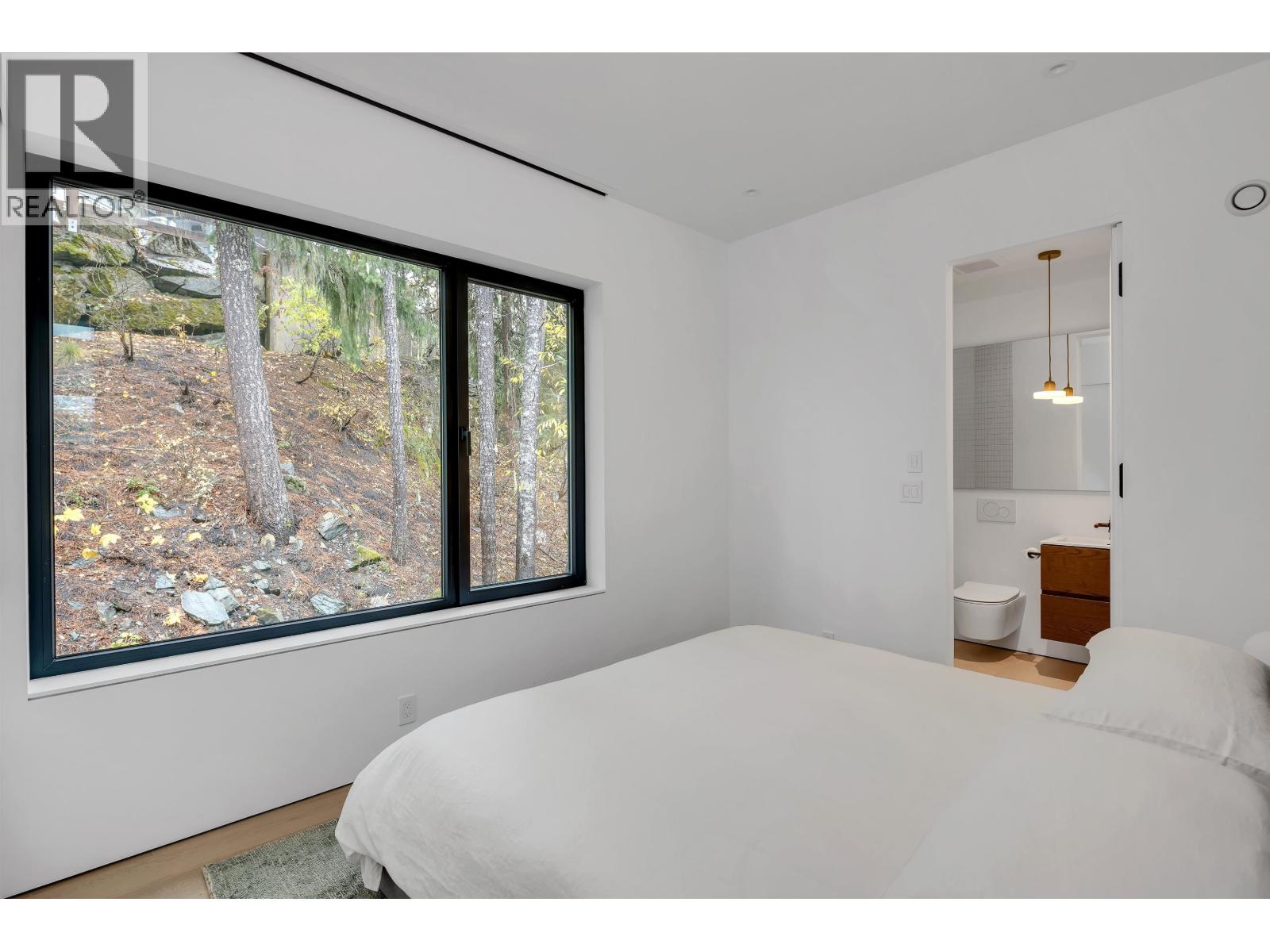 3565 FALCON CRESCENT, Whistler