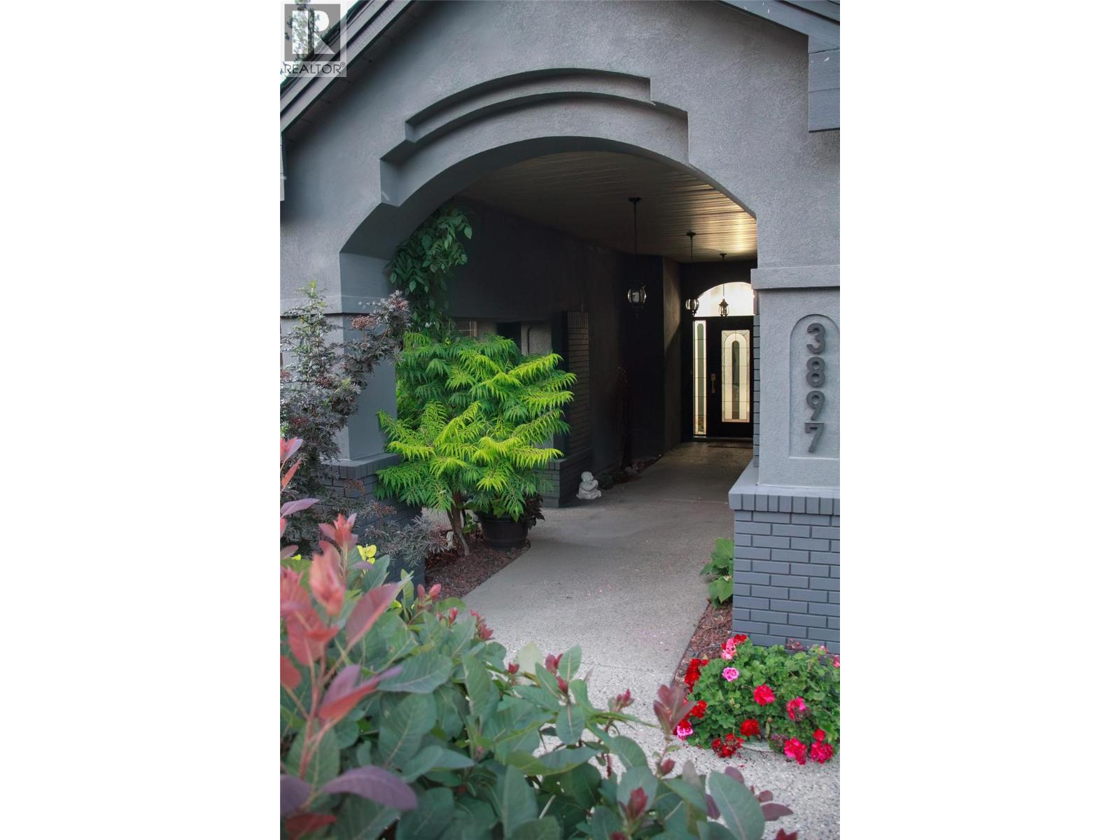  3897 Gallaghers Other, Kelowna