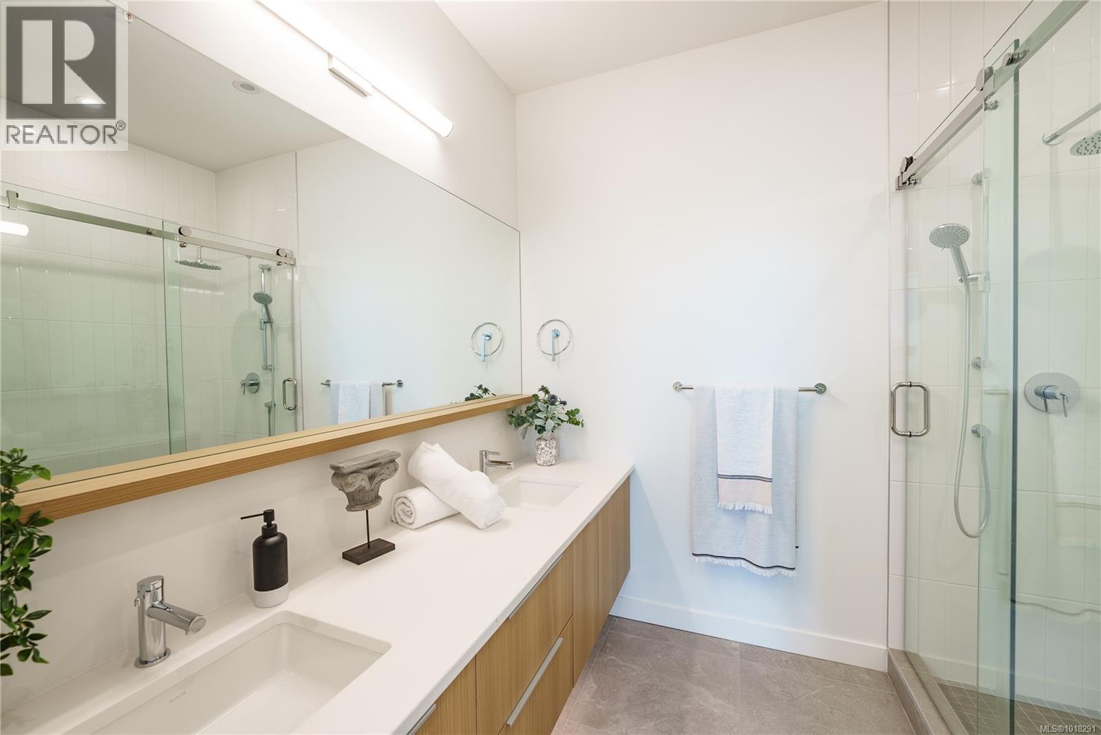 403 9570 Fifth Street, Sidney