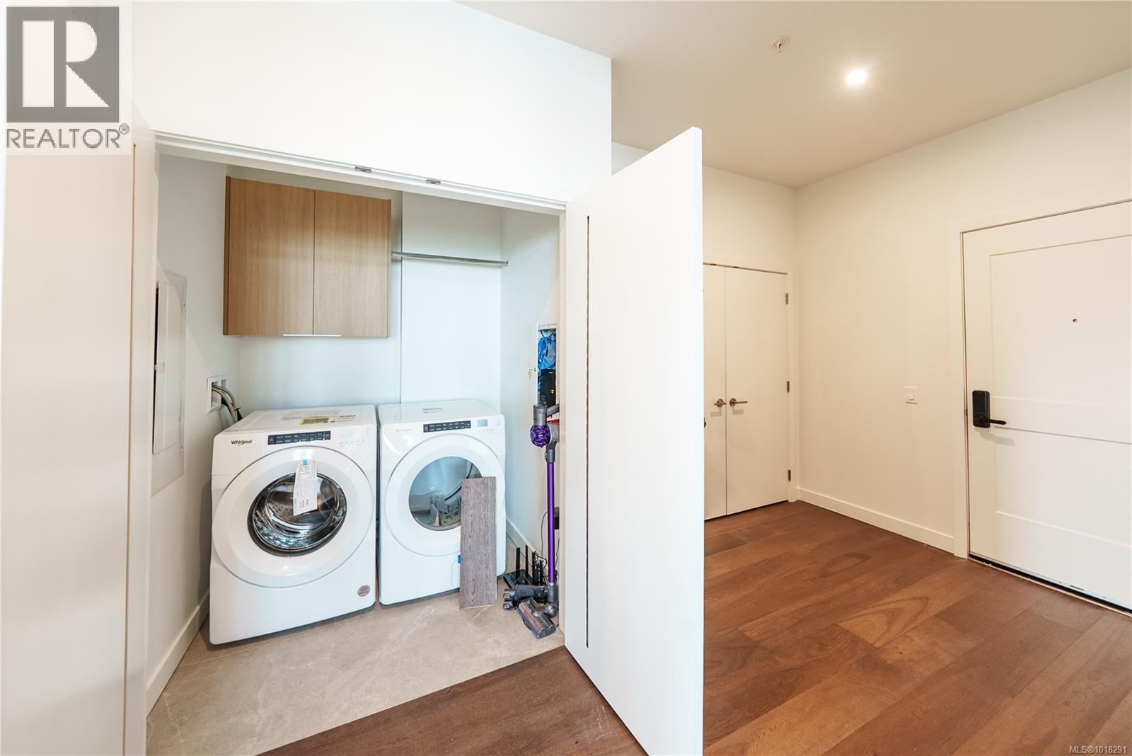 403 9570 Fifth Street, Sidney