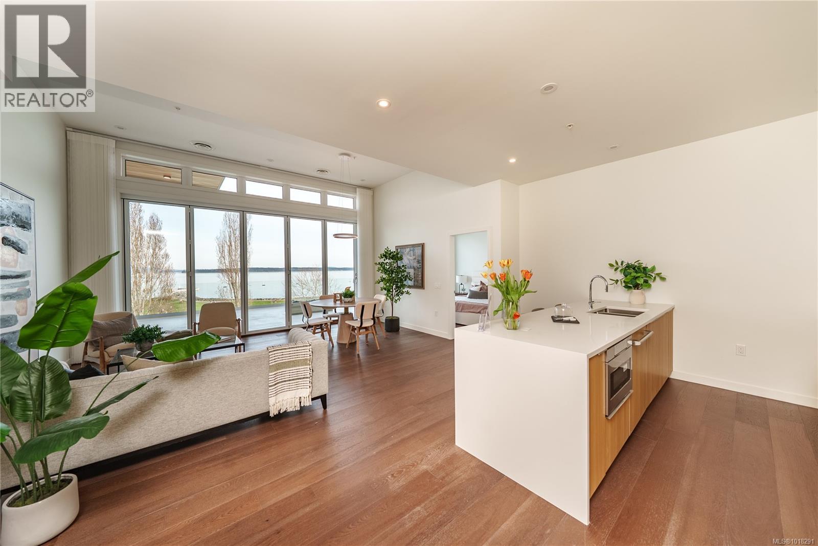 403 9570 Fifth Street, Sidney