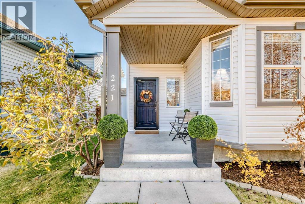 Single Family House for Sale in  Covehaven Road NE Coventry Hills Calgary 