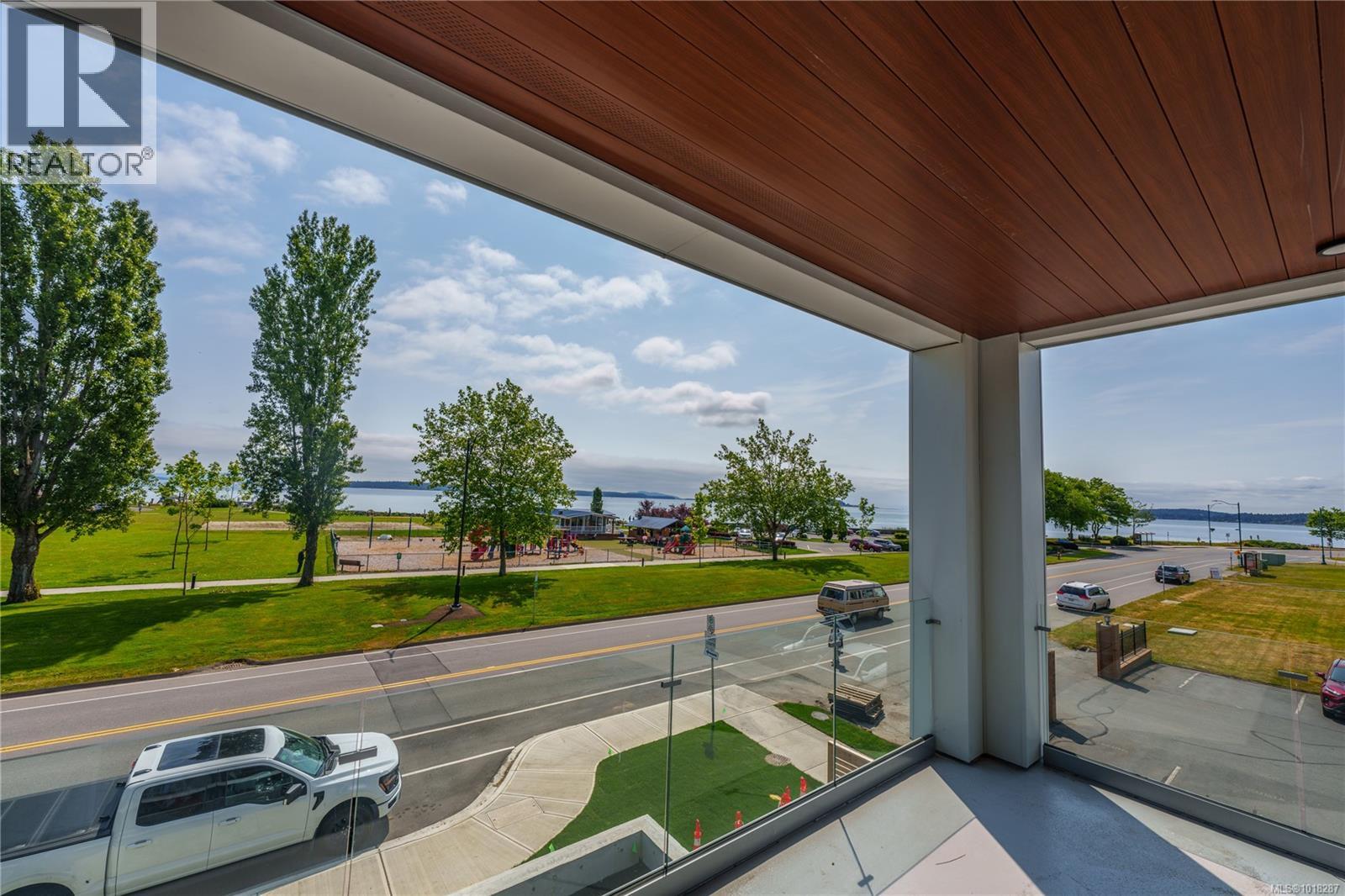 204 9570 Fifth Street, Sidney