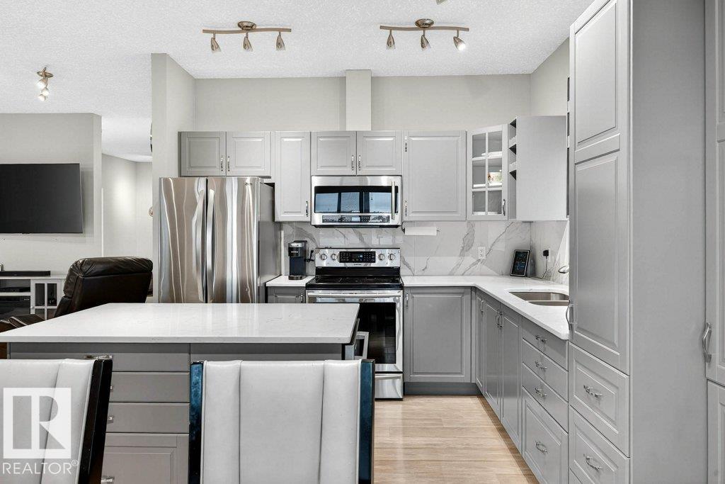 257 Lakeshore DR - 17