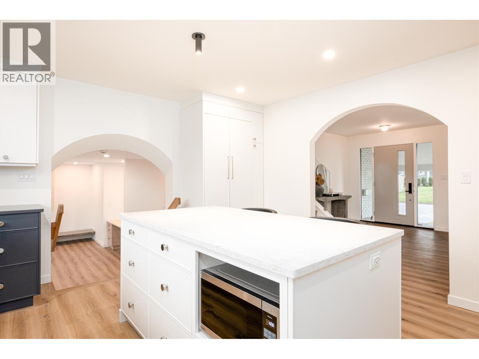 614 RADCLIFFE DRIVE - 10