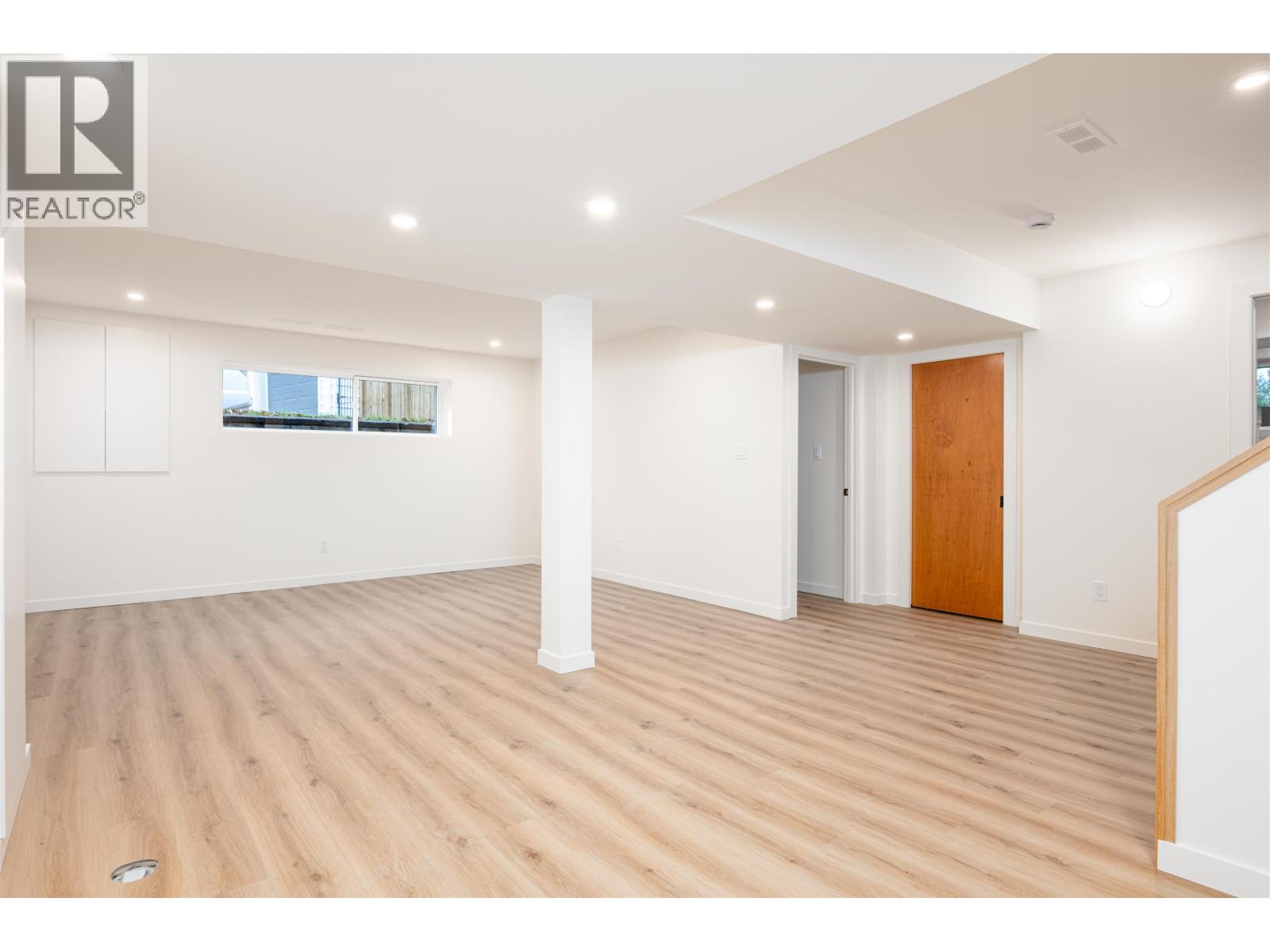 614 RADCLIFFE DRIVE - 30