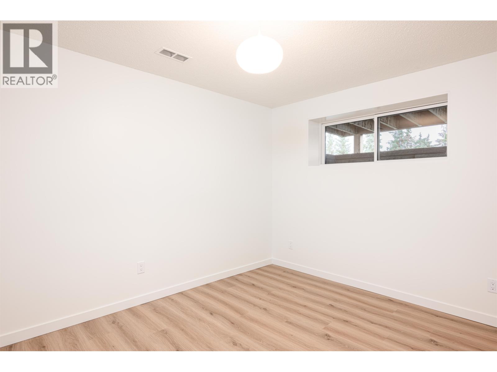 614 RADCLIFFE DRIVE - 32