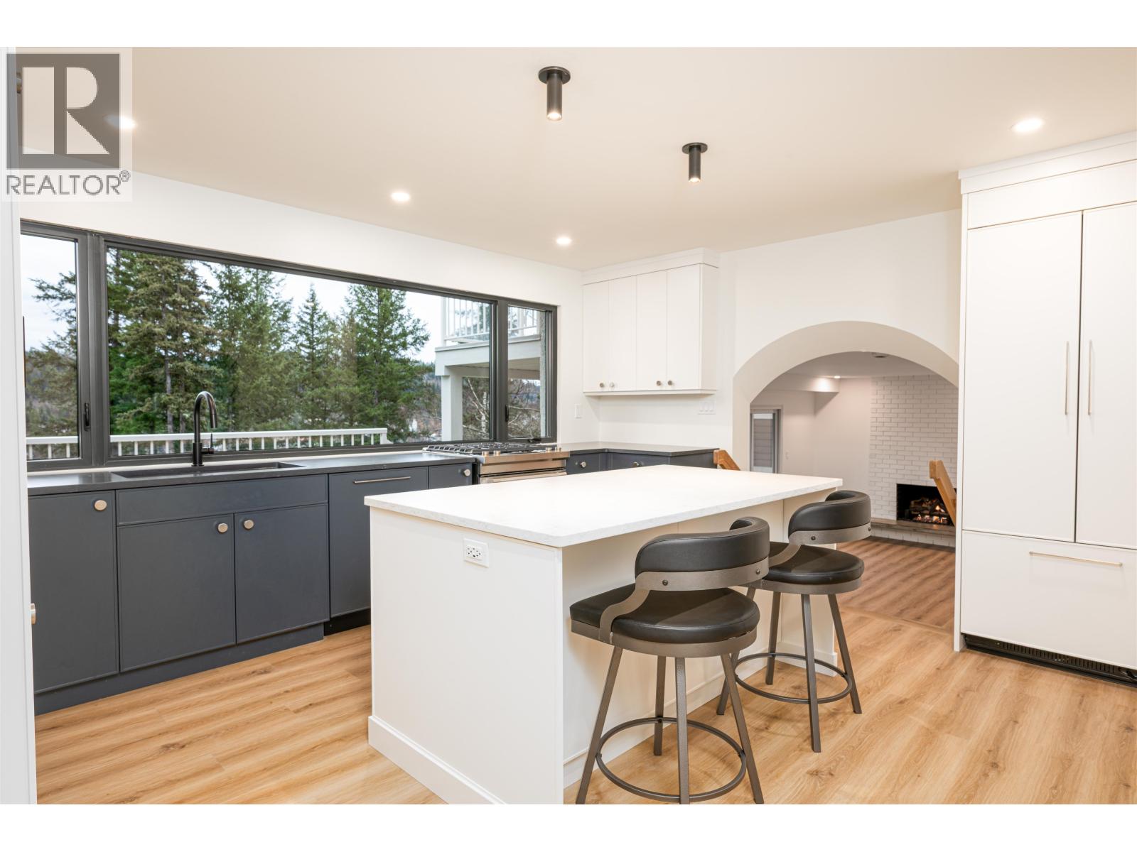 614 RADCLIFFE DRIVE - 8