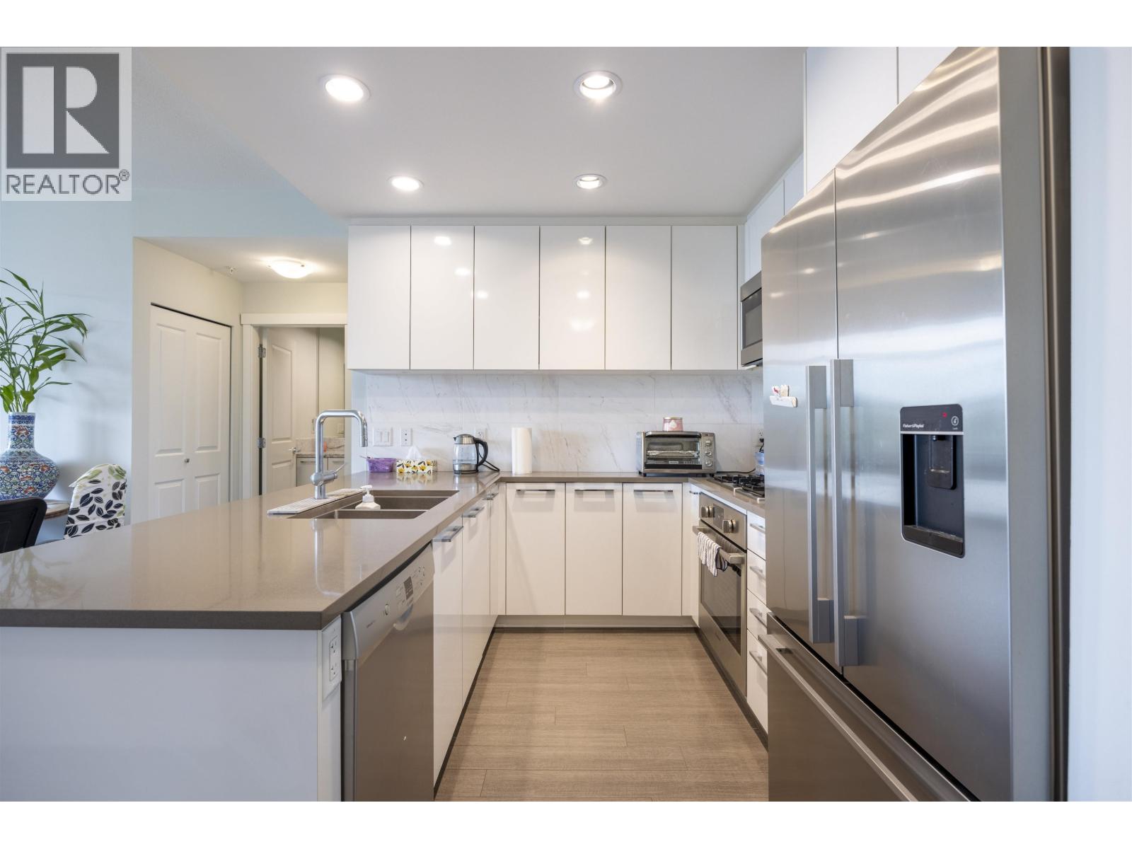 406 3263 PIERVIEW CRESCENT - Photo 2 of 22, Vancouver, British Columbia