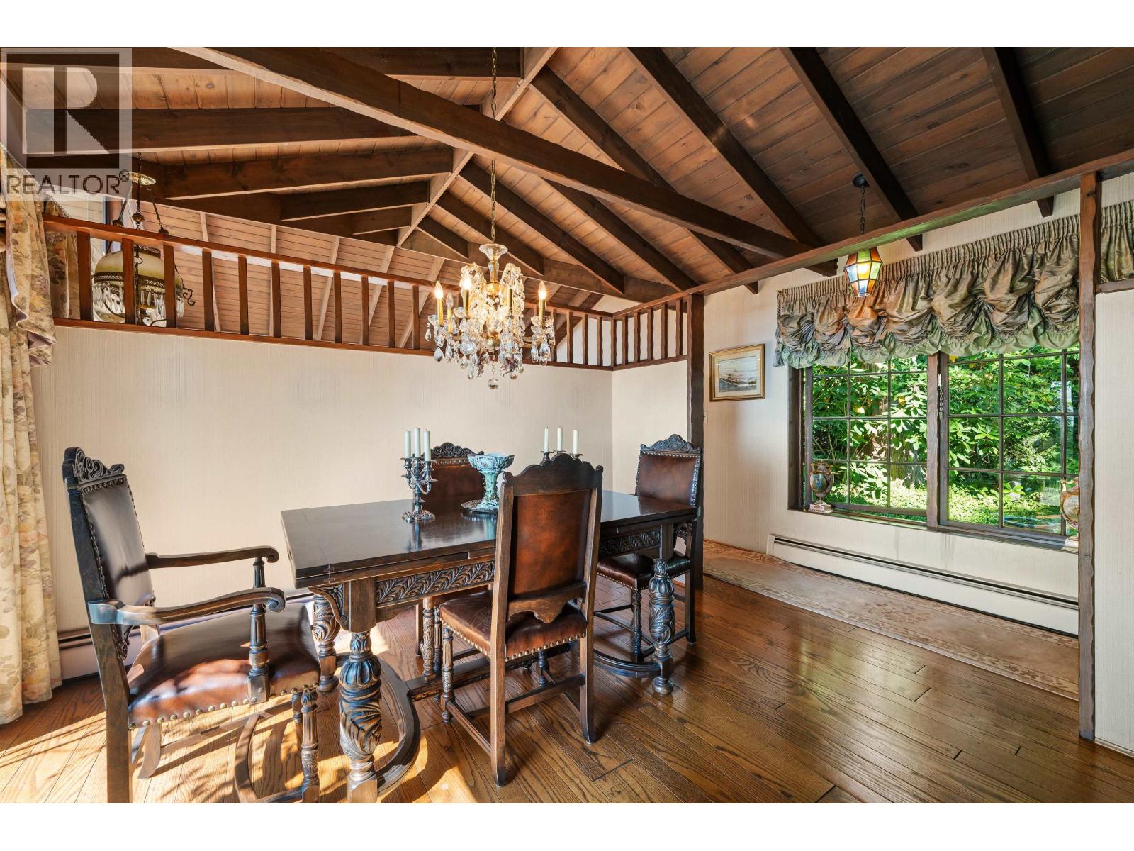 2235 CHAIRLIFT ROAD, West Vancouver