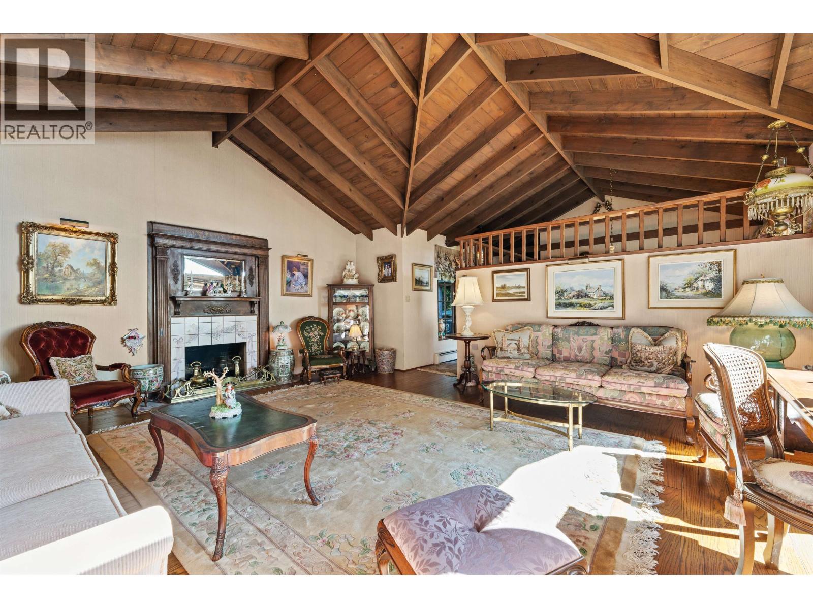 2235 CHAIRLIFT ROAD, West Vancouver