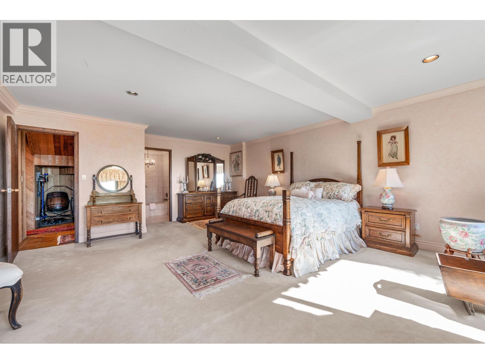 2235 CHAIRLIFT ROAD, West Vancouver