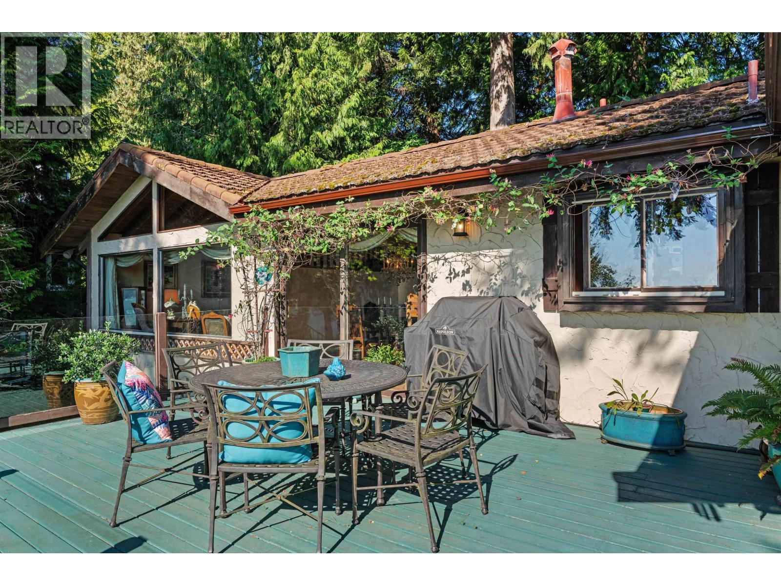 2235 CHAIRLIFT ROAD, West Vancouver