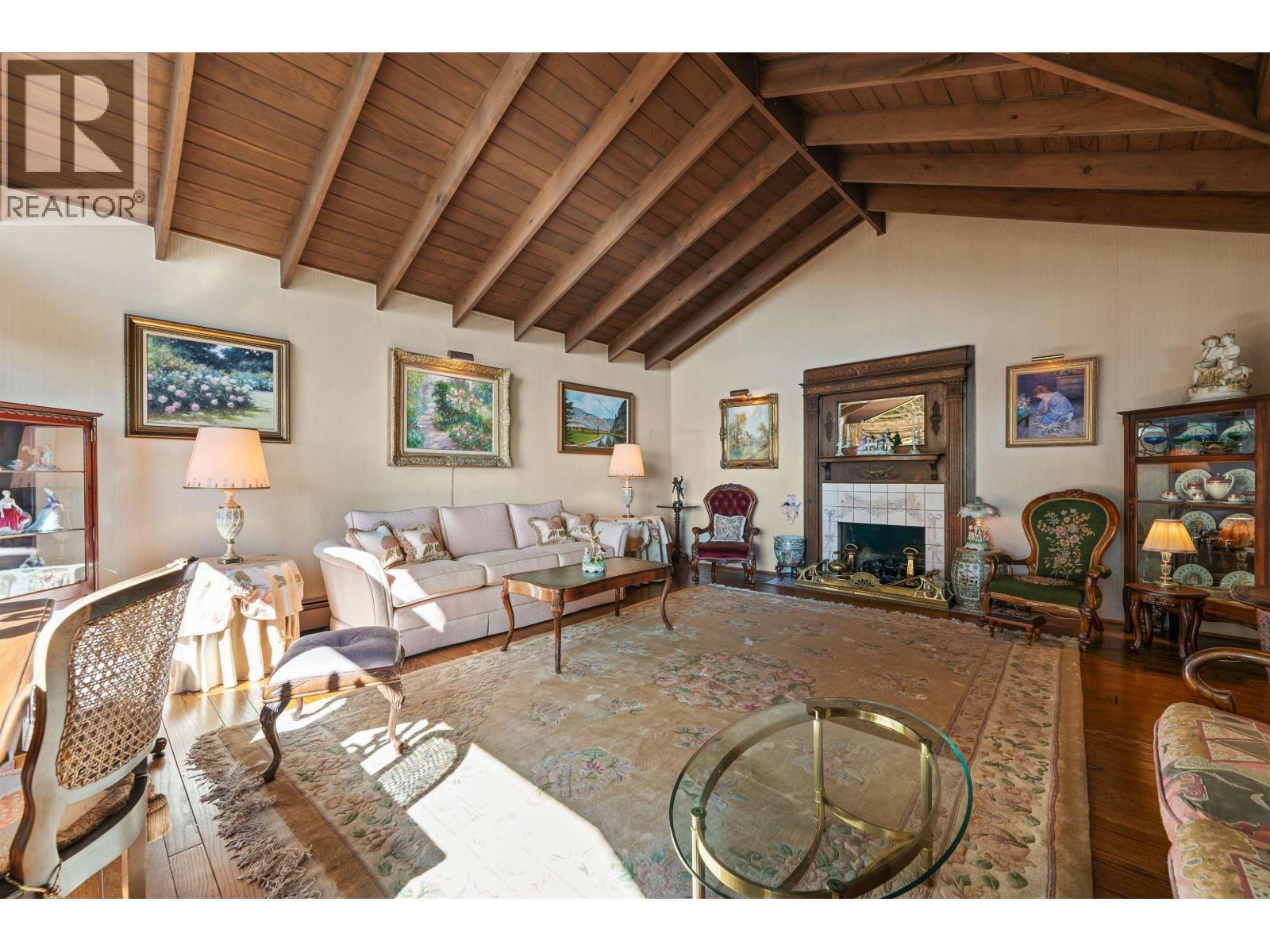 2235 CHAIRLIFT ROAD, West Vancouver