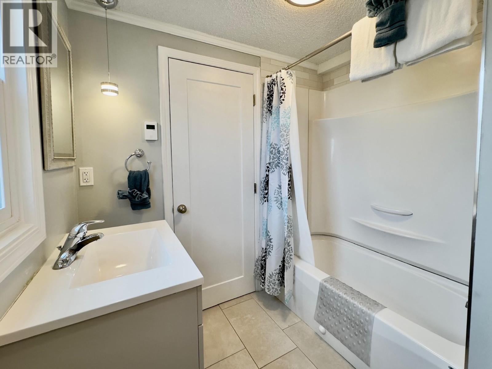 709 MUNICIPAL Avenue - 10