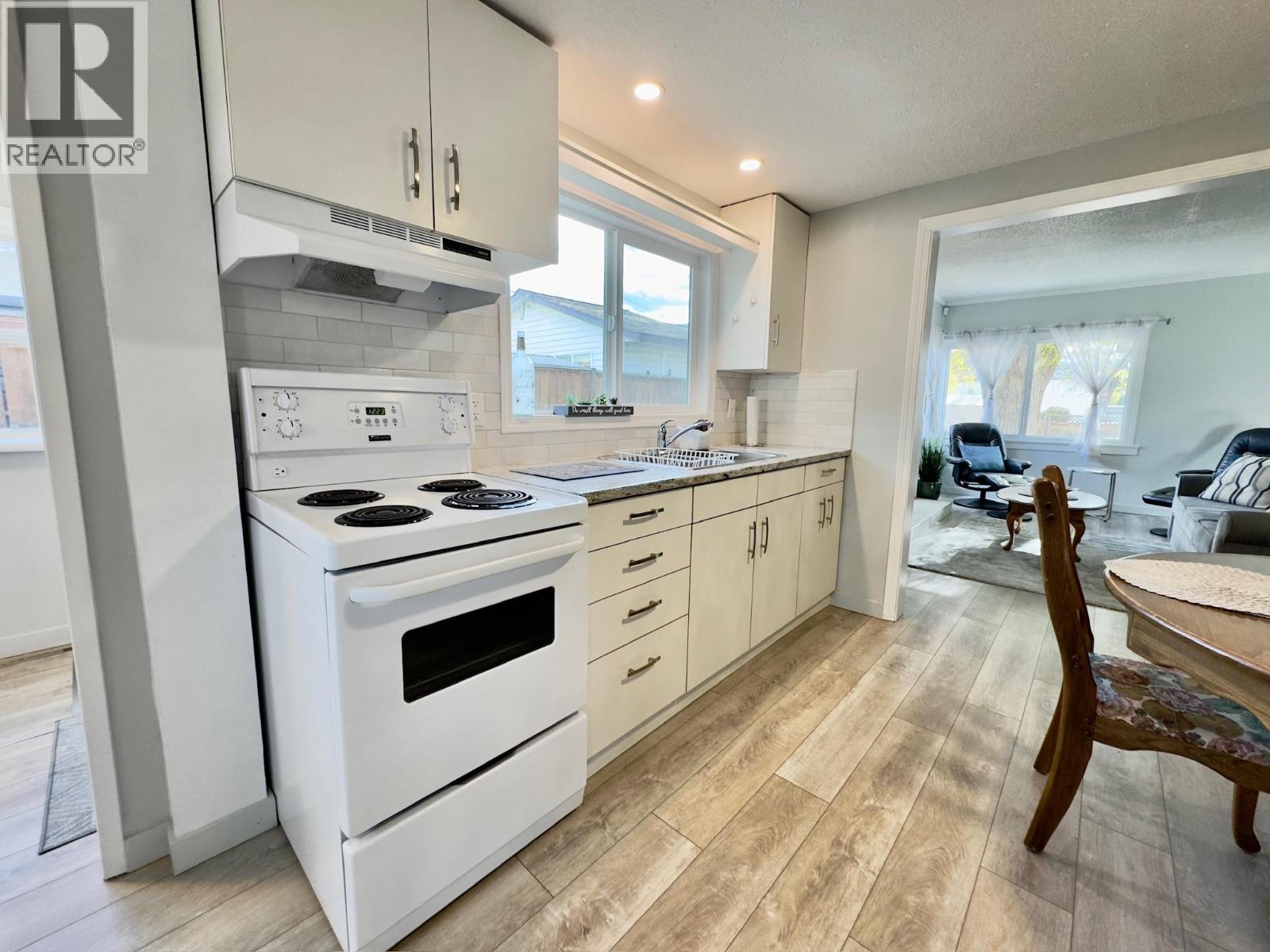 709 MUNICIPAL Avenue - 13