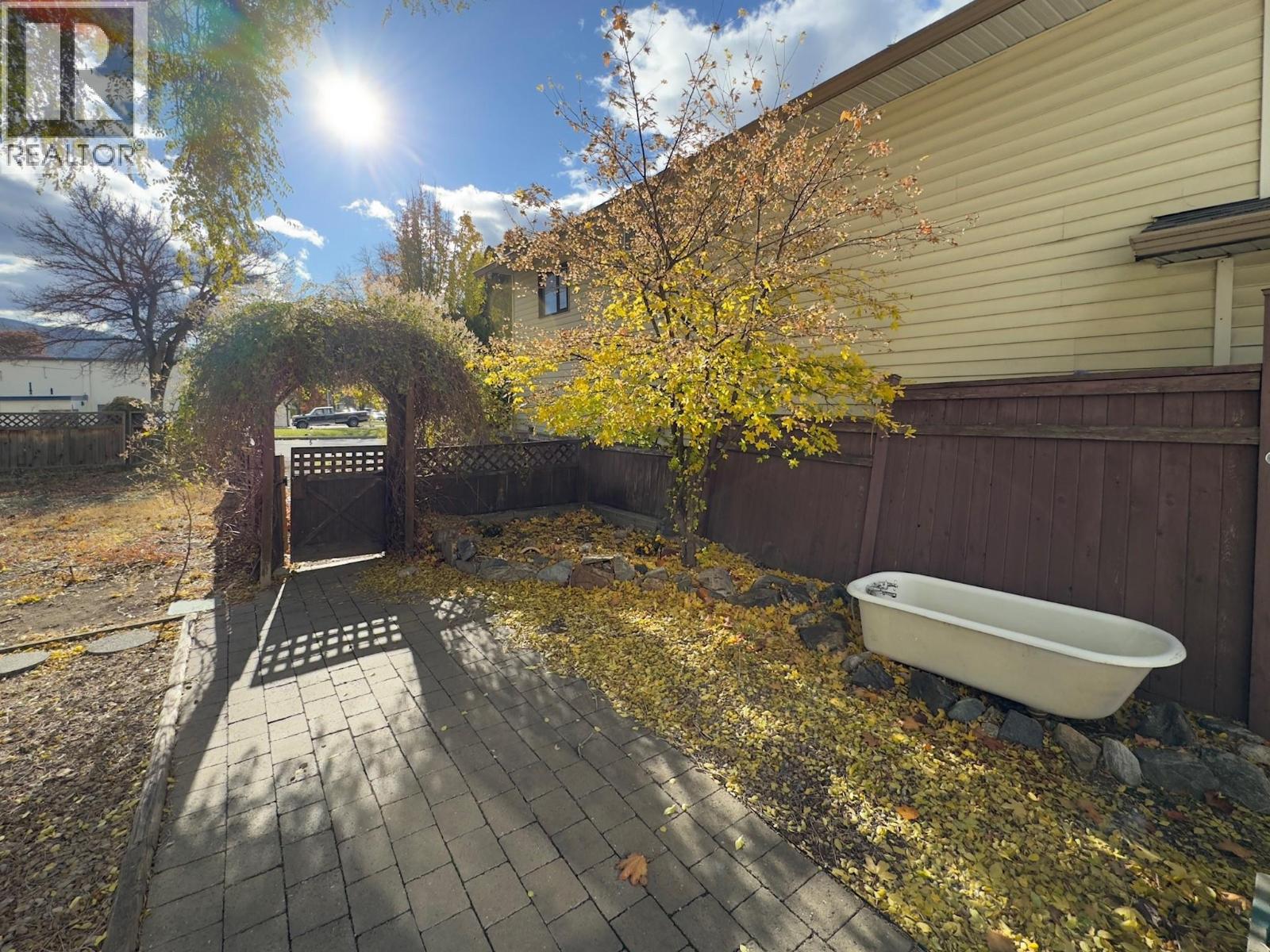 709 MUNICIPAL Avenue - 29