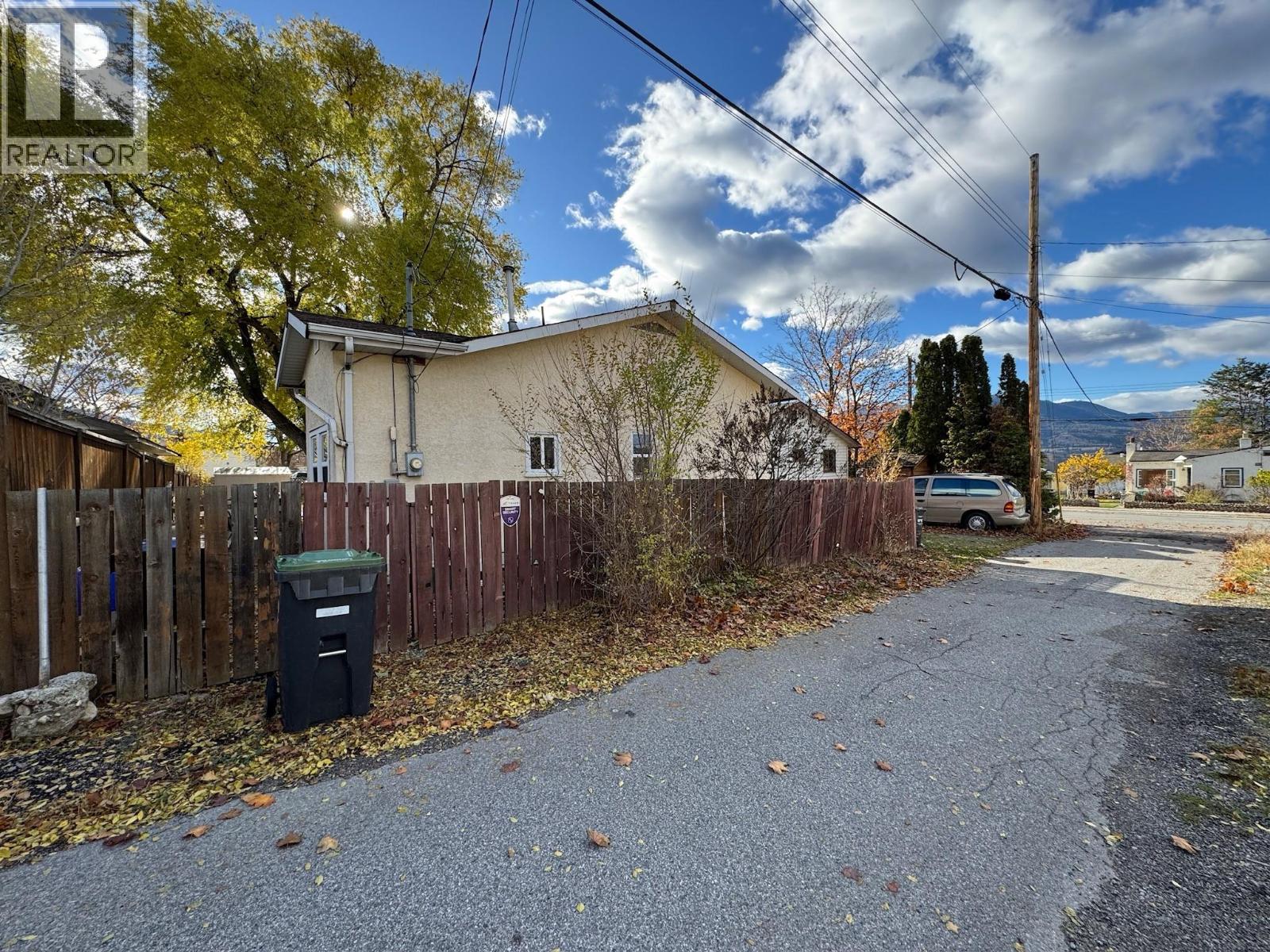 709 MUNICIPAL Avenue - 38