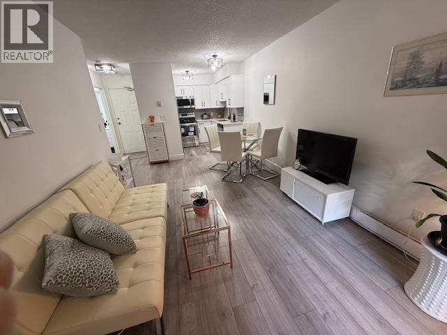 205 1948 COQUITLAM AVENUE, Port Coquitlam