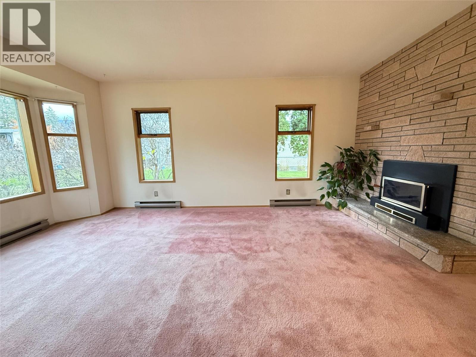 3170 Hall Frontage Road, Grand Forks