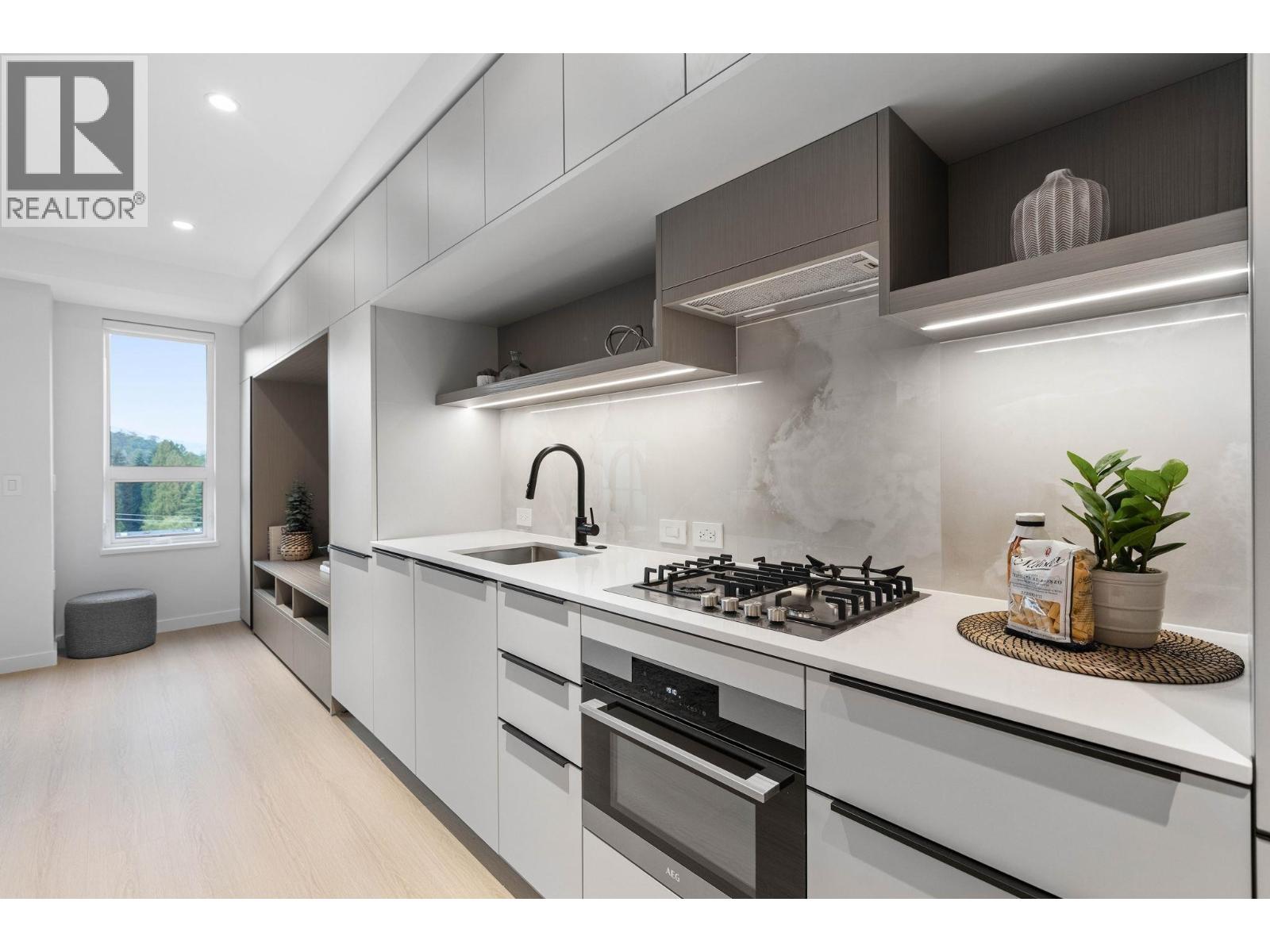 210 2015 ST. JOHNS STREET, Port Moody