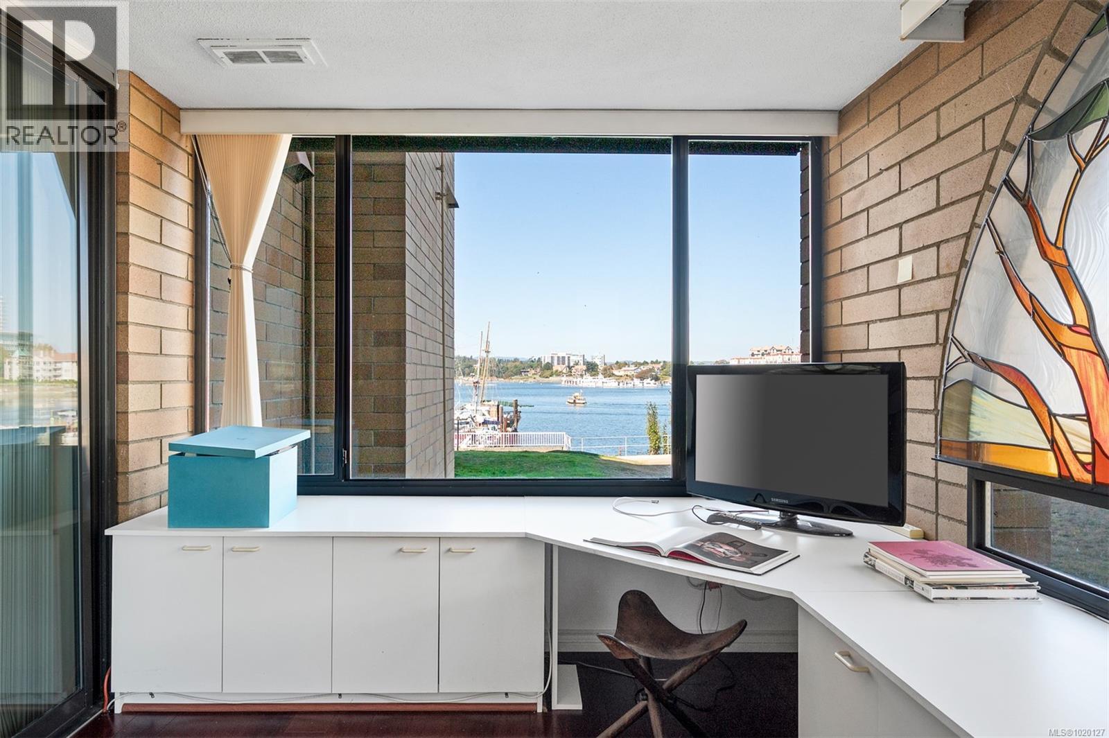 201 640 Montreal Street, Victoria