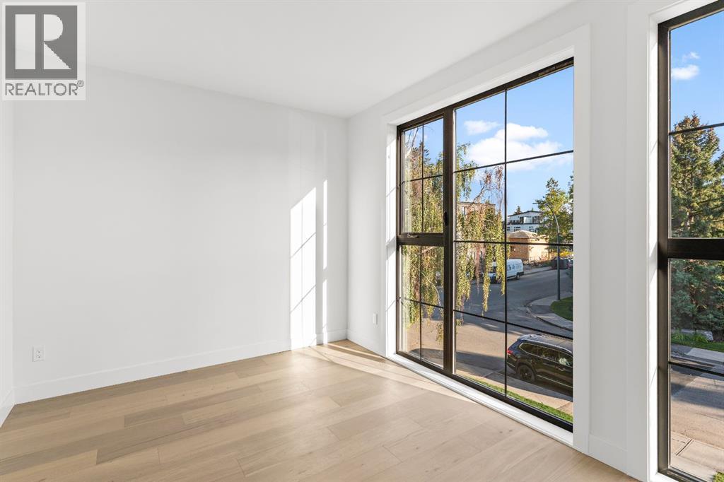 Single Family House for Sale in   Avenue SW Altadore Calgary 