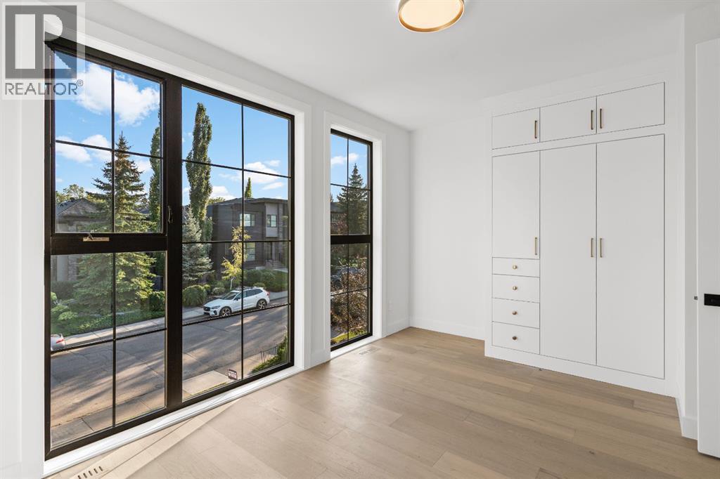 Single Family House for Sale in   Avenue SW Altadore Calgary 