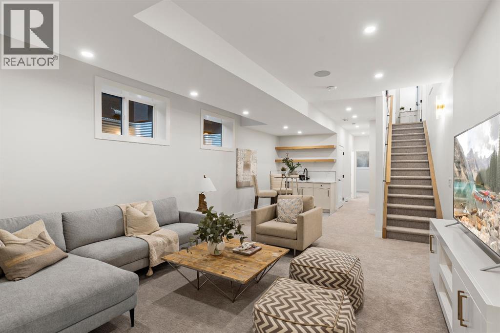 Single Family House for Sale in   Avenue SW Altadore Calgary 