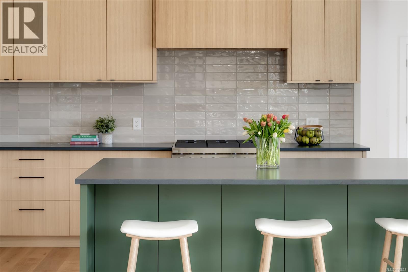  1542 Despard Avenue, Victoria