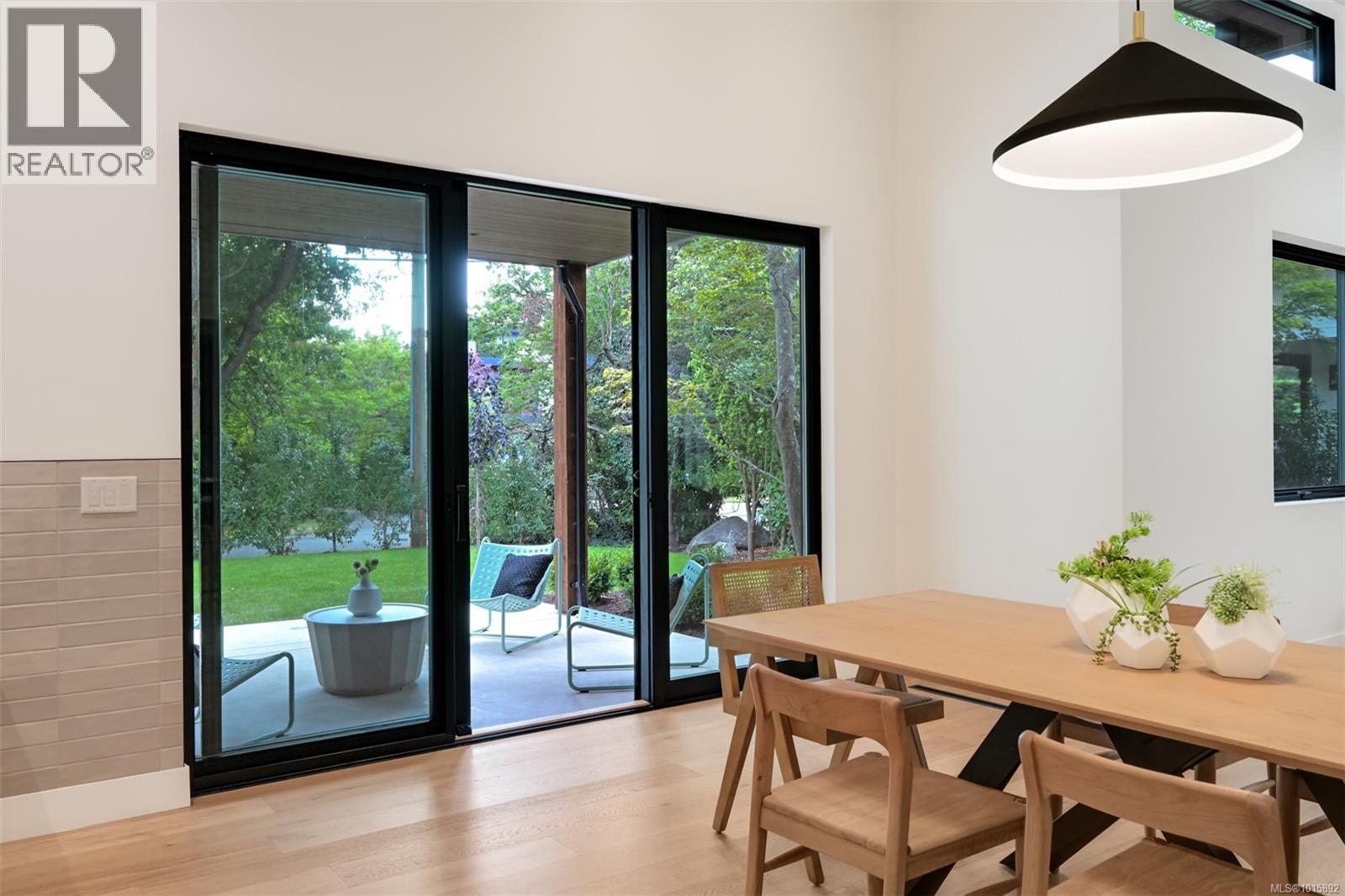  1542 Despard Avenue, Victoria