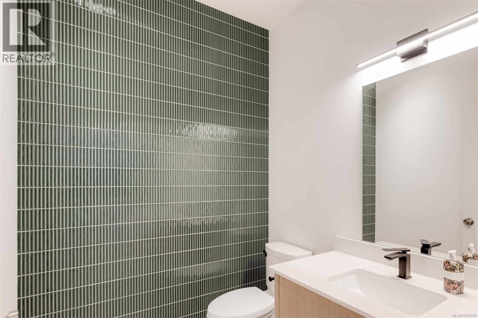  1542 Despard Avenue, Victoria