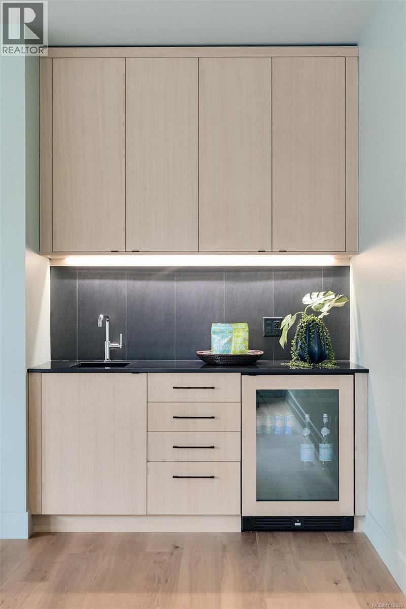  1542 Despard Avenue, Victoria