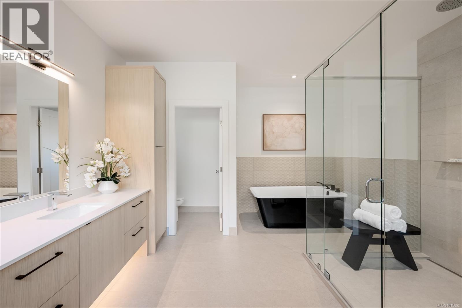  1542 Despard Avenue, Victoria