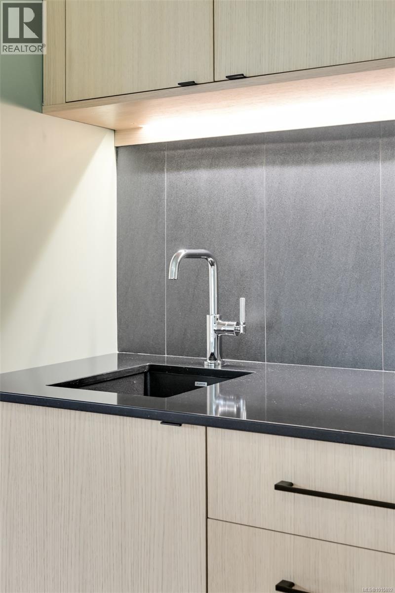  1542 Despard Avenue, Victoria