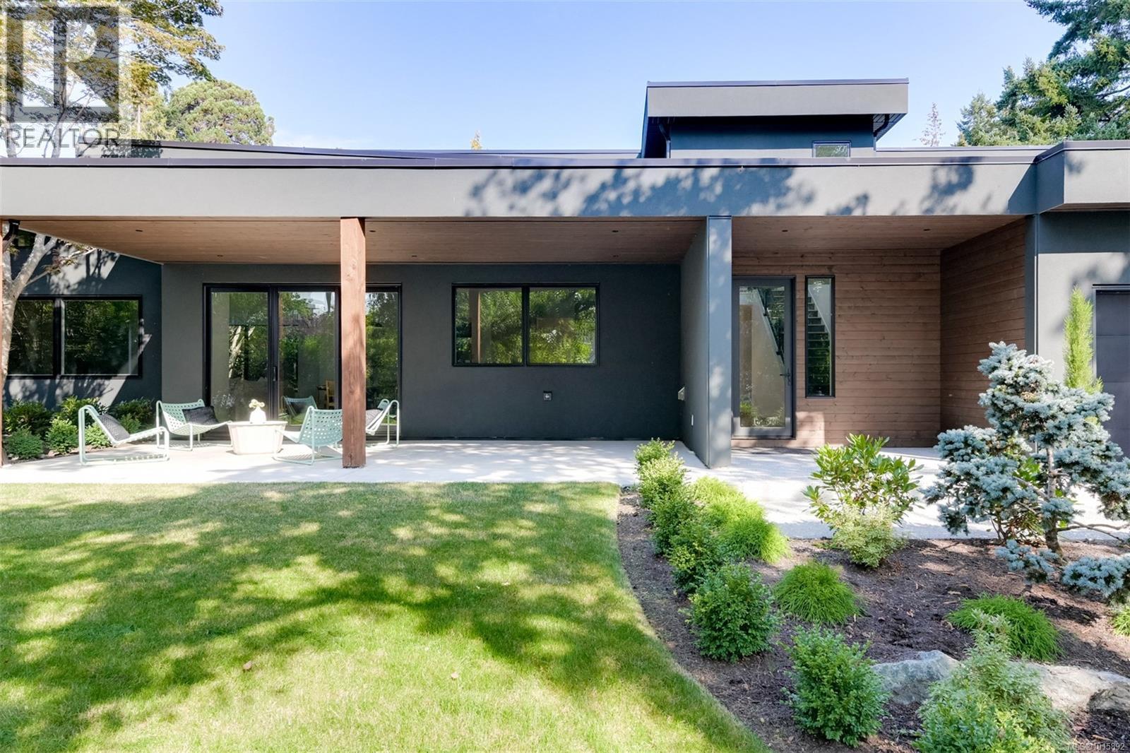  1542 Despard Avenue, Victoria