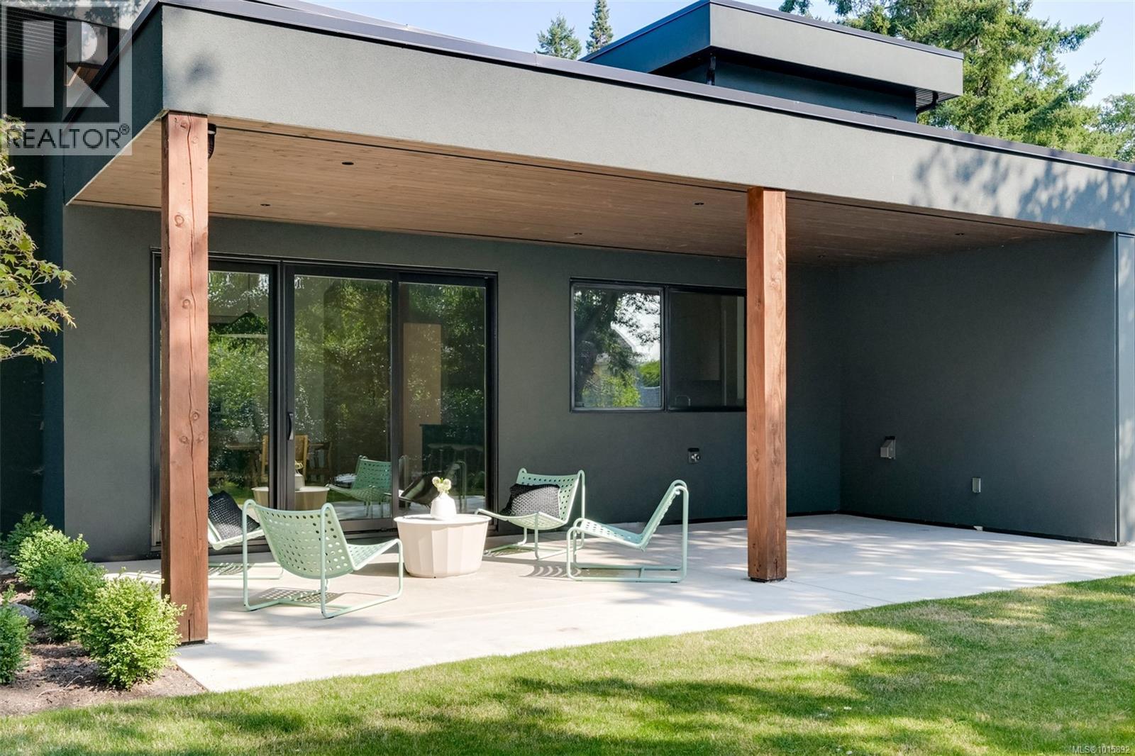  1542 Despard Avenue, Victoria